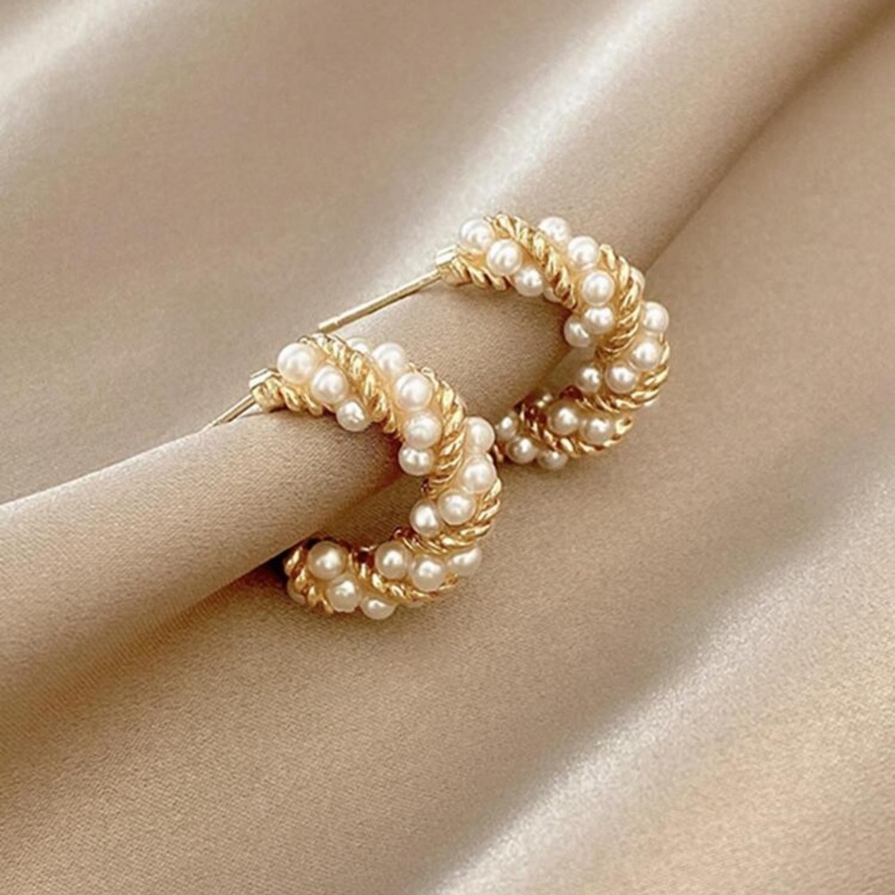 Elegant Gold and Pearl Hoop Earrings